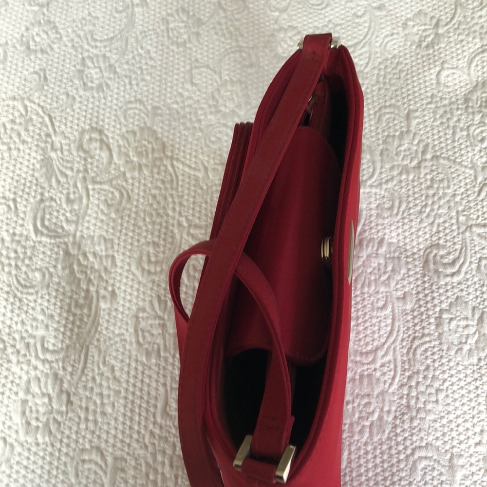 Red purse - Picture 4 of 4